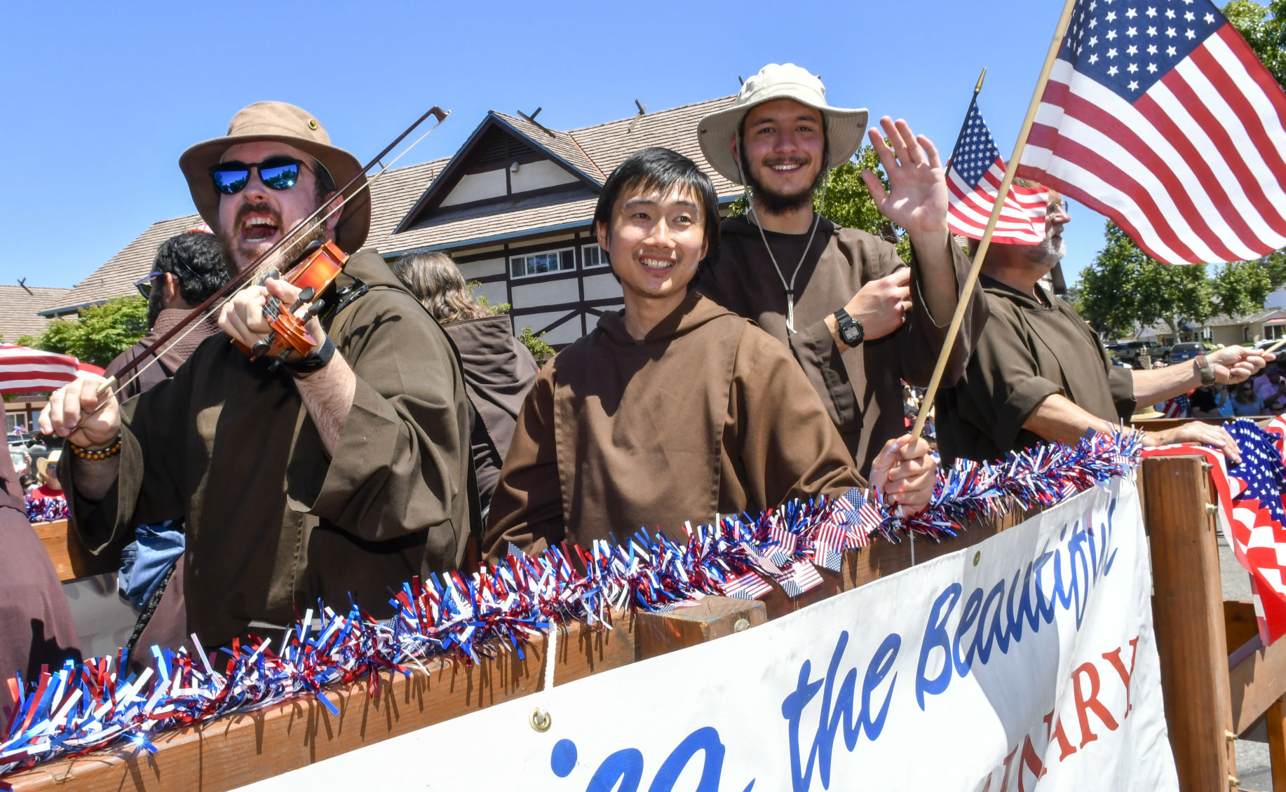 070421 Solvang 4th parade 14.JPG